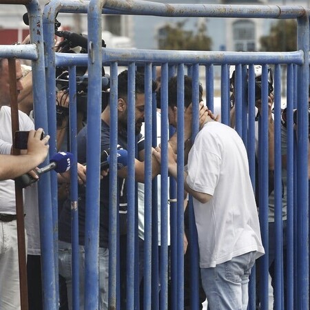 Ναυάγιο στην Πύλο: Συγκίνηση στο λιμάνι- Βρήκε τον αδερφό του που τον νόμιζε πνιγμένο