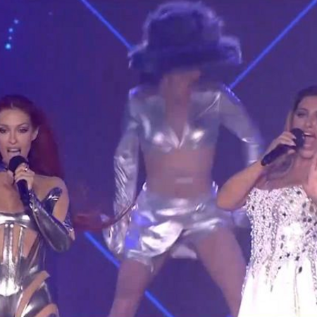 MAD VMA 2023: Έλενα Παπαρίζου και Ελένη Φουρέιρα μαζί στη σκηνή- Έδωσαν φιλί στο στόμα
