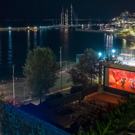 Βοτσαλάκια: Ανοίγει και πάλι τις πόρτες του το θερινό σινεμά της διάσημης παραλίας 