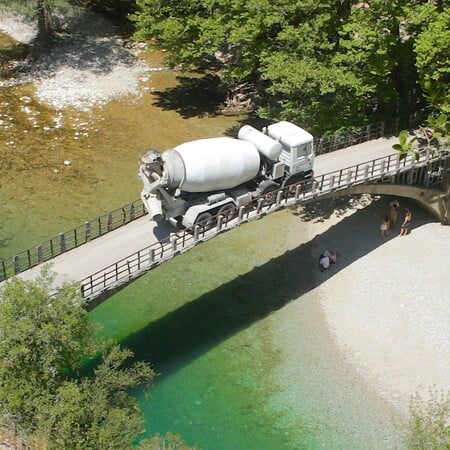 Πάπιγκο: Φρένο ΣτΕ στις κατοικίες του εφοπλιστή Λαιμού