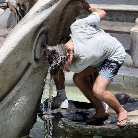 Καύσωνας στην Ιταλία: «Περισσότερη ζέστη και από την Αφρική»- Κόκκινος συναγερμός σε 16 μεγάλες πόλεις