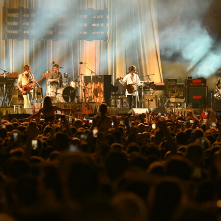 Είδαμε live τους καθηλωτικούς Arctic Monkeys στην Πλατεία Νερού