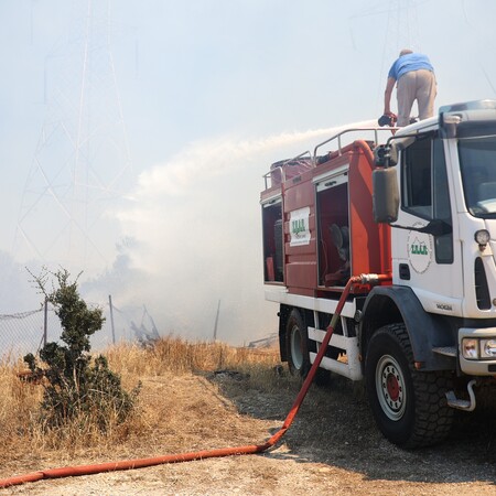 Ζήτησαν από οδηγούς σε υδροφόρες να πληρώσουν διόδια- Ενώ πήγαιναν να σβήσουν φωτιά