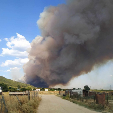 Φωτιά στη Ροδόπη: Καίγονται σπίτια– Εκκενώνονται 6 οικισμοί