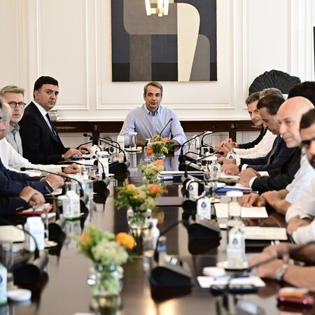 Σύσκεψη στο Μαξίμου για την αποκατάσταση των δασών Έβρου και Πάρνηθας - Άμεσα οι αποζημιώσεις