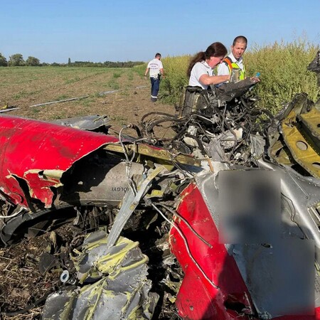 Συντριβή αεροσκάφους κατά τη διάρκεια αεροβατικού σόου στην Ουγγαρία, δυο νεκροί