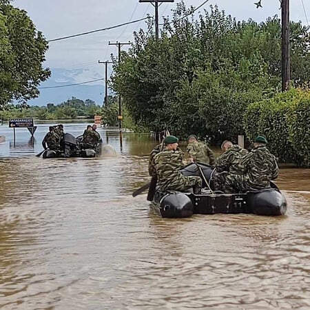 Πλημμύρες: Στη Θεσσαλία ειδικός λόχος πυρηνικής, βιολογικής και χημικής άμυνας