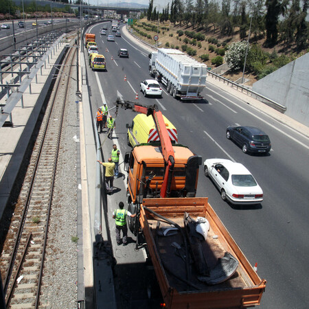 Τροχαίο στην Αττική οδό: Καραμπόλα τριών οχημάτων 