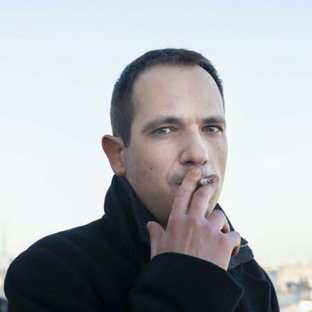 Μικαέλ Φεσέλ: «Η αμφισβήτηση του κατεστημένου είναι αδιαχώριστη από μια νέα οικονομία των σωμάτων και των ηδονών»