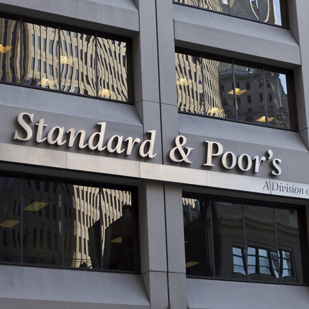 Η Standard & Poor’s έδωσε στην Ελλάδα την επενδυτική βαθμίδα