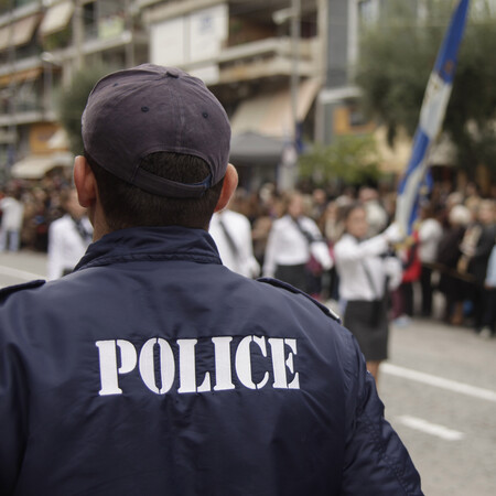 Κυκλοφοριακές ρυθμίσεις σε Αθήνα και Πειραιά λόγω των μαθητικών παρελάσεων