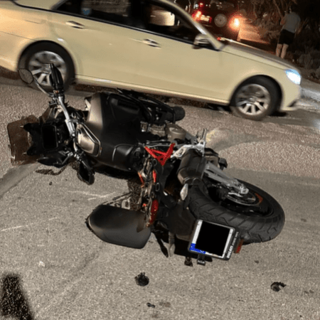 Ηλίας Βρεττός: Είχε τροχαίο με τη μηχανή του- «Αν δε φορούσα μπουφάν και κράνος...»