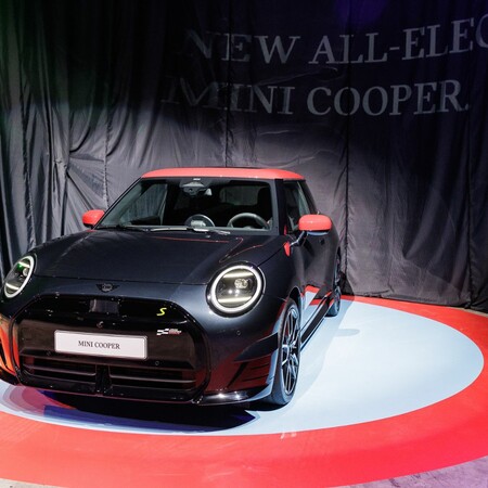 Τα νέα MINI Cooper Electric και Countryman μας βάζουν στην πρίζα