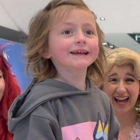 Οι πριγκίπισσες της Disney πραγματοποίησαν την ευχή ενός κοριτσιού με όγκο στον εγκέφαλο