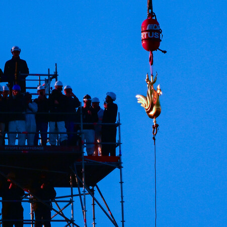 Παναγία των Παρισίων: Ο Χρυσός Κόκορας επέστρεψε στον καθεδρικό ναό 