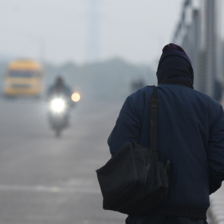 Νεο Δελχί: Η πυκνή ομίχλη σκεπάζει την πόλη- Ετοιμο να σπάσει παγκόσμιο αρνητικό ρεκόρ