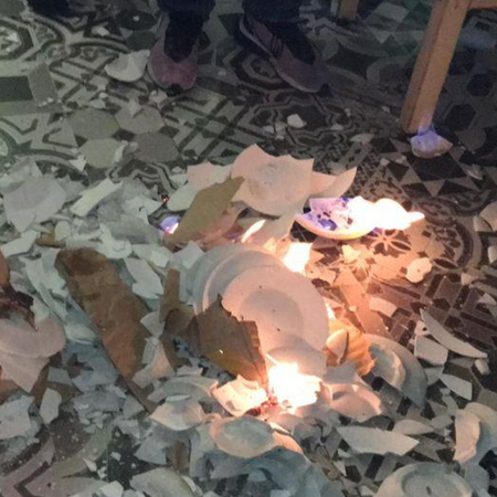 Έσπασαν 20.000 φλεγόμενα πιάτα υπό τους ήχους του Βασίλη Καρρά