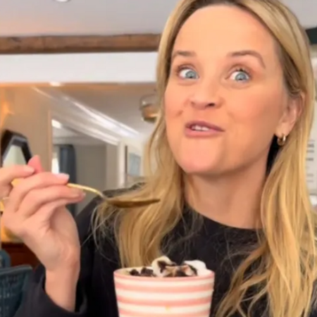 Ρις Γουίδερσπουν: Βίντεο που ανέβασε στο TikTok έγινε viral, αλλά δίχασε