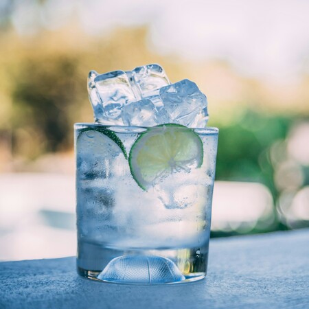Ντουμπάι: Νέα «πολυτέλεια» στα κοκτέιλ μπαρ- Τα ποτά έχουν πάγο από παγετώνες