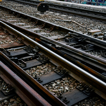 Φωτιά ανάμεσα σε Λάρισα και Λιτόχωρο: Διακόπηκαν τα δρομολόγια των τρένων