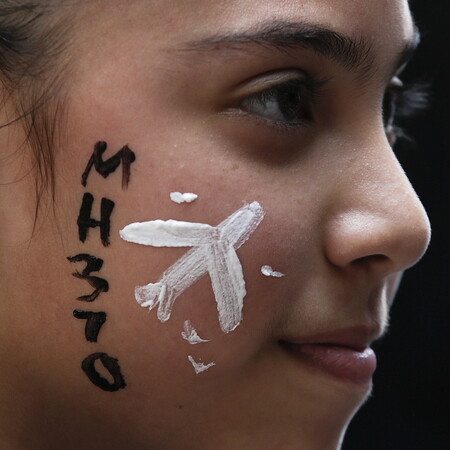 Μαλαισία: Δέκα χρόνια μετά την εξαφάνιση της πτήσης MH370 θέλουν να συνεχίσουν τις έρευνες
