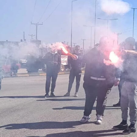 Νέες κινητοποιήσεις στα Τρίκαλα - Με τρακτέρ και πυρσούς στον κόμβο Μεγαλοχωρίου οι αγρότες