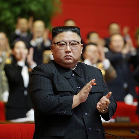 Ο Κιμ Γιονγκ Ουν κάλεσε το στρατό να εντείνει τις πραγματικές πολεμικές ασκήσεις 