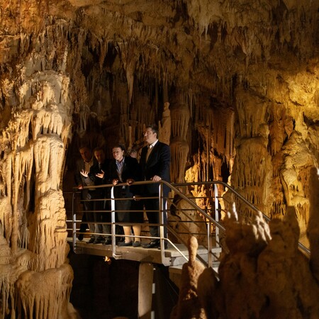 Εγκαινιάστηκε το σπήλαιο των Πετραλώνων στη Χαλκιδική