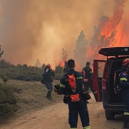 Πιέρια Όρη: Μαίνεται για τρίτη ημέρα η φωτιά - Κατευθύνεται προς την Κοζάνη
