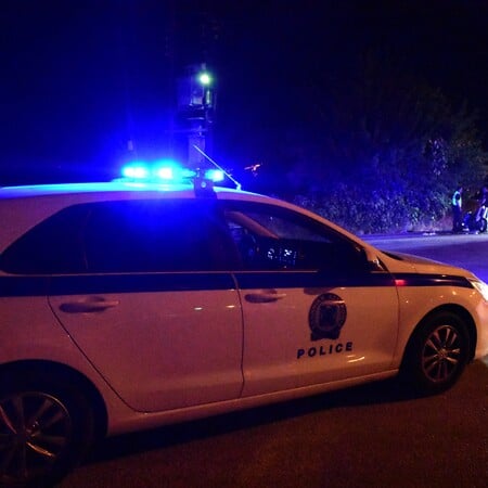 Νίκαια: Σύγκρουση ΙΧ με περιπολικό – Τραυματίστηκε ένας αστυνομικός