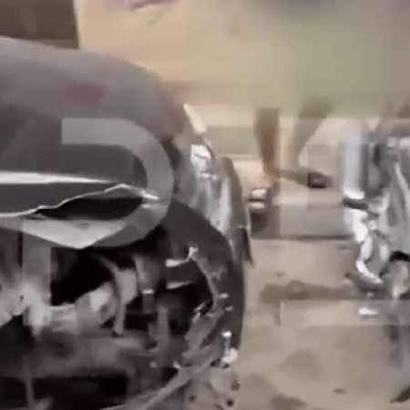 Κυψέλη: Η στιγμή της σύλληψης του οδηγού που έπεσε με το τζιπ του σε σταθμευμένα αυτοκίνητα