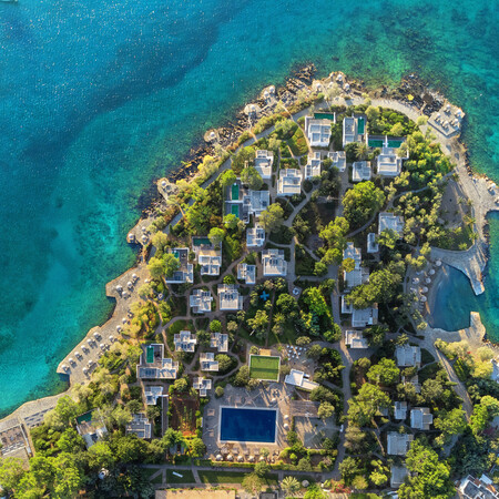 Η bluegr Hotels & Resorts φέρνει τα πιο εκλεκτά cocktails στις ακτές της Κρήτης