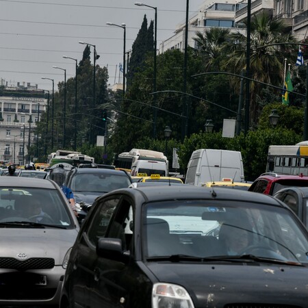 Κίνηση στους δρόμους: Στο «κόκκινο» το κέντρο της Αθήνας - Καθυστερήσεις σε Κηφισό και Κηφισίας