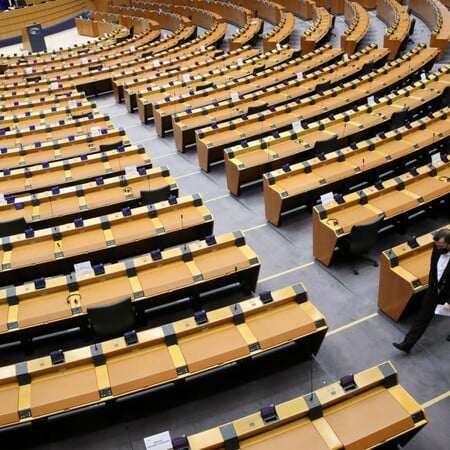 Ευρωεκλογές 2024: Ποια κόμματα βρίσκονται στη ζώνη του 3% στη δημοσκόπηση της Metron Analysis