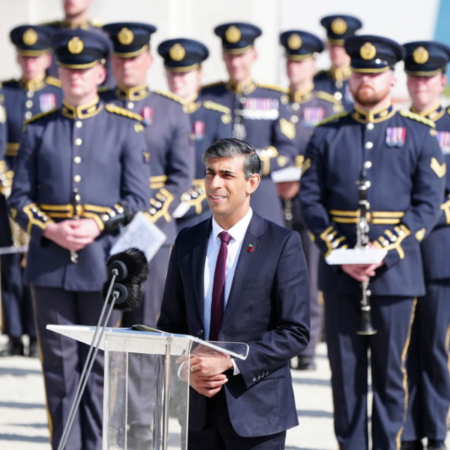  Ρίσι Σούνακ: Δηλώνει ότι δεν θα παραιτηθεί μετά την γκάφα του κατά τις εκδηλώσεις της 80ής επετείου της Απόβασης στη Νορμανδία