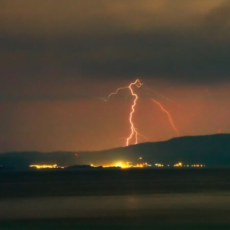 Χαλκιδική: Πώς έγινε το δυστύχημα με την 13χρονη που χτυπήθηκε από κεραυνό