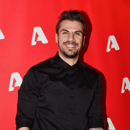 Και ο Άκης Πετρετζίκης προσεχώς στο Netflix