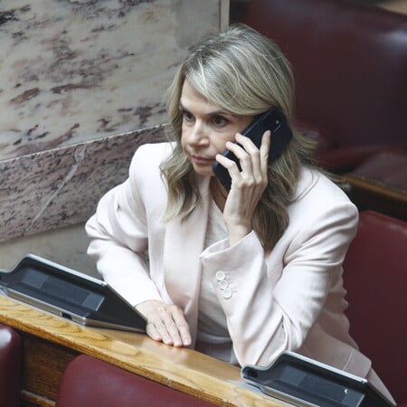 Μιλένα Αποστολάκη: Αποσύρει την υποψηφιότητά της για την προεδρία του ΠΑΣΟΚ