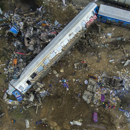 Politico: Ελλάδα, η χώρα που αφήνει ανθρώπους να ξεφεύγουν από τη δικαιοσύνη