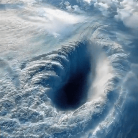 Τυφώνας Γιάγκι: Δορυφορικές εικόνες από το πέρασμα του