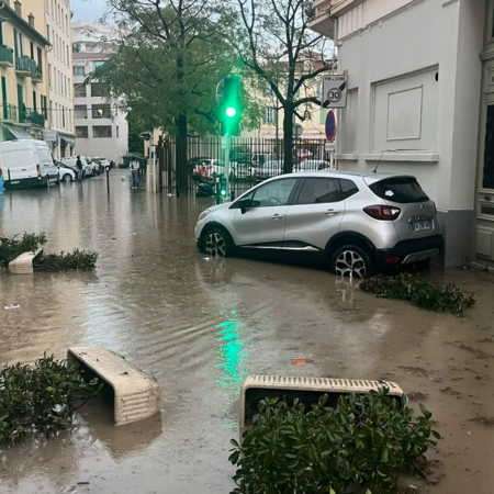 Γαλλια: Πλημμύρισαν οι Κάννες από ξαφνική νεροποντή