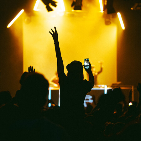 L’Entourloop: Όταν το Σαββατόβραδο γίνεται πάρτι με ατελείωτο groove 