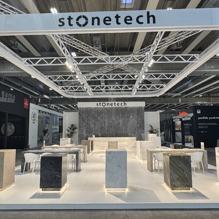 Η Stonetech συμμετείχε στη Διεθνή Έκθεση Marmomac της Ιταλίας και κέρδισε το βραβείο Best Communicator 