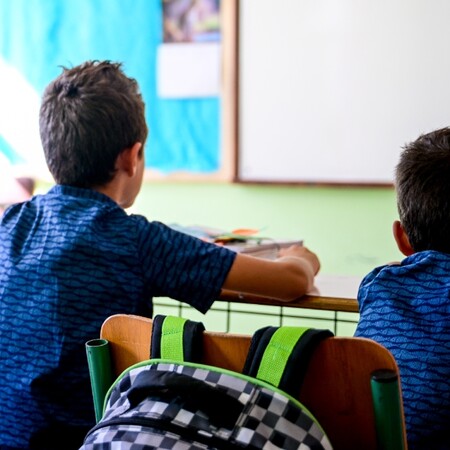 Τι απαντά το Υπουργείο Παιδείας μετά το αίτημα συλλόγου γονέων για σχολική στολή σε Δημοτικό