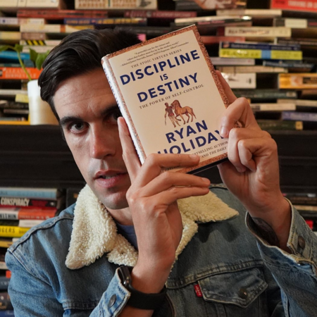 Το μυστικό του στωικισμού: Πώς ο Ryan Holiday έγινε γκουρού της Silicon Valley