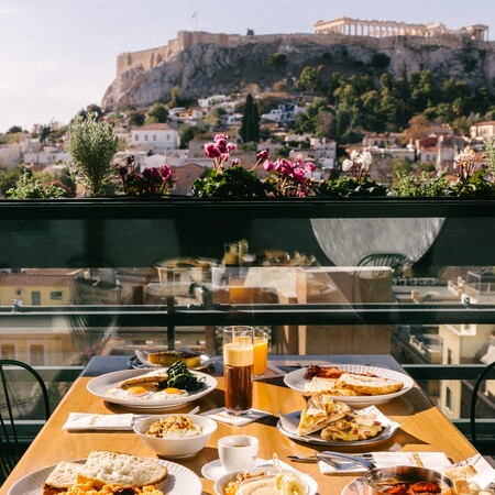 Η Αθηναϊκή Ταράτσα παρουσιάζει το νέο της παραδοσιακό ελληνικό πρωινό