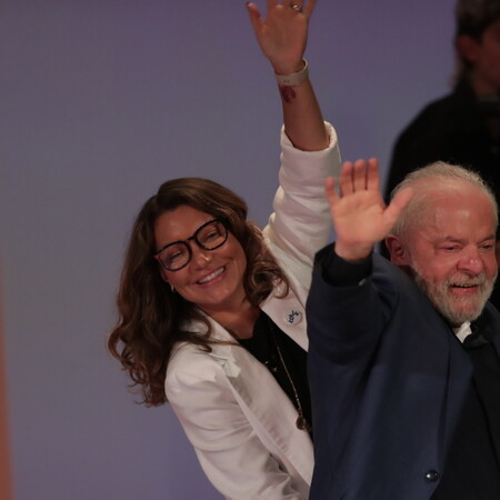 Η σύζυγος του Λούλα βρίζει τον Έλον Μασκ παραμονές της G20 στη Βραζιλία
