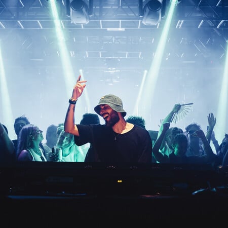 Full Circle & Plisskën present FOLAMOUR