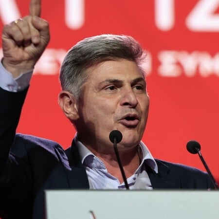 Φαραντούρης: Τζάκρη και Πούλου παίρνουν την ιστορική ευθύνη να ρίξουν τον ΣΥΡΙΖΑ που τις εξέλεξε από την Αντιπολίτευση