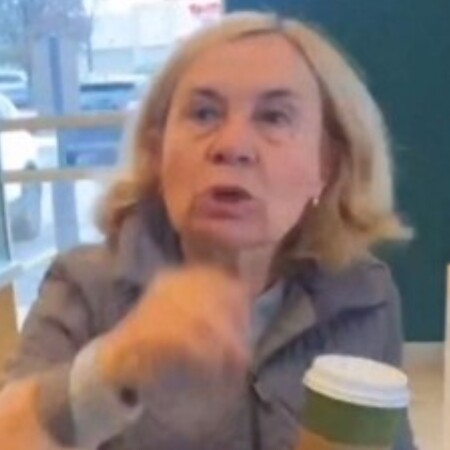 Σικάγο: 64χρονη επιτέθηκε σε άνδρα ο οποίος φορούσε φούτερ που έγραφε «Παλαιστίνη»